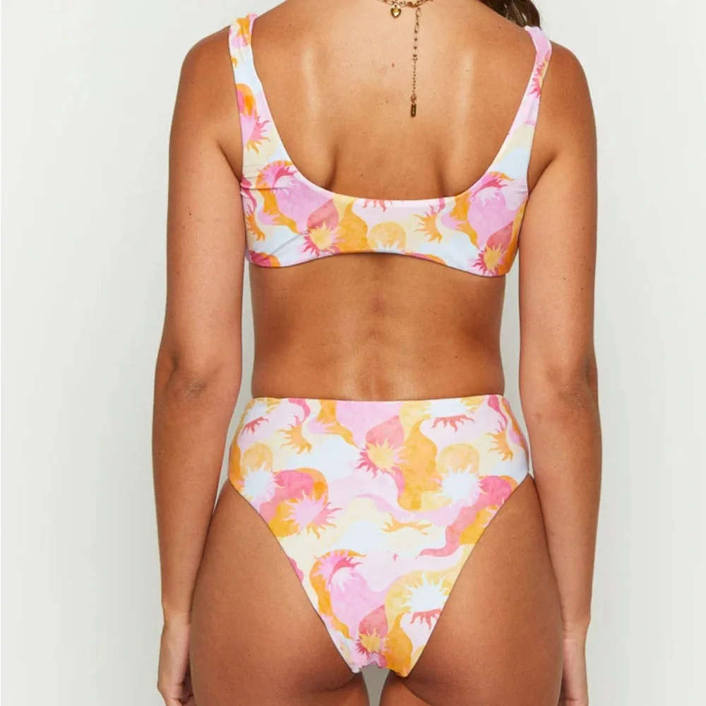 9.0 Swim St Lucia Wavy Sun Multi Print Bikini - Top & Bottom Small US 4 - Picture 6 of 7